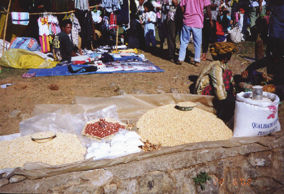 18 beans, rice and/or coffee in Ainaro market